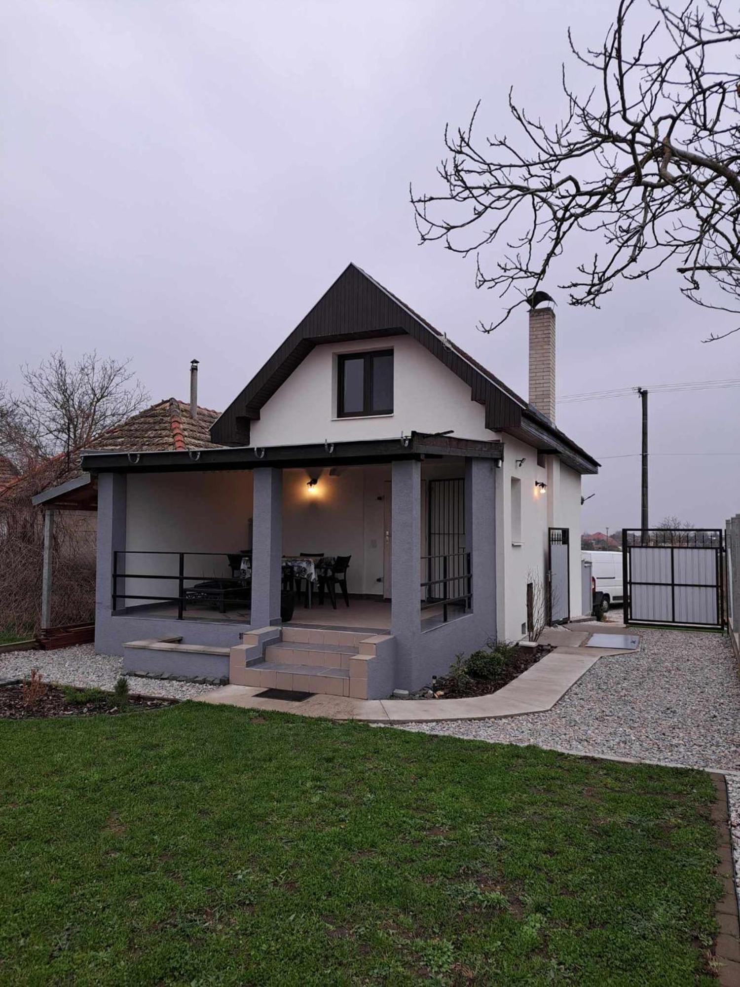 Grapeline Guesthouse Chotin Eksteriør bilde