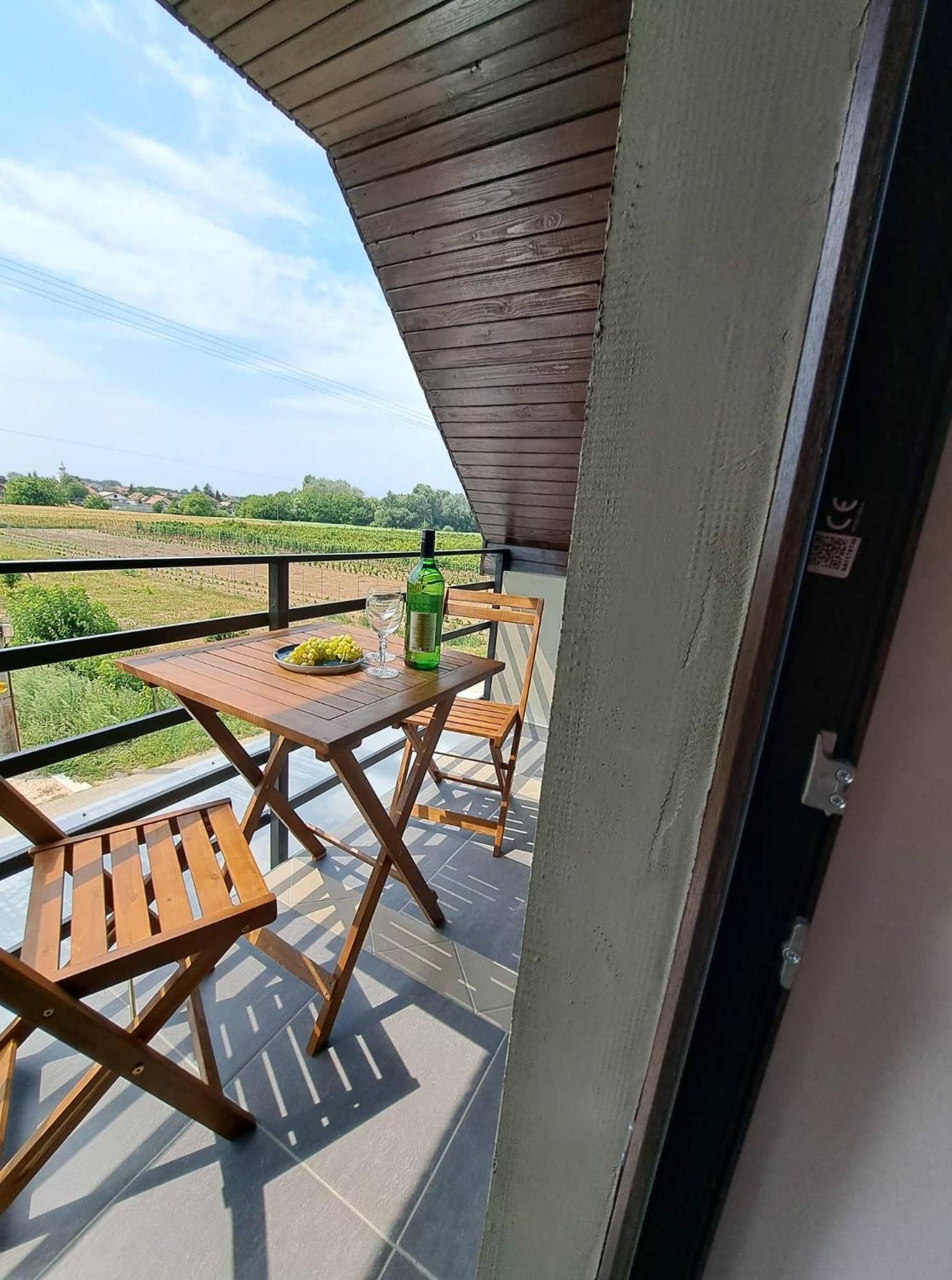 Grapeline Guesthouse Chotin Eksteriør bilde